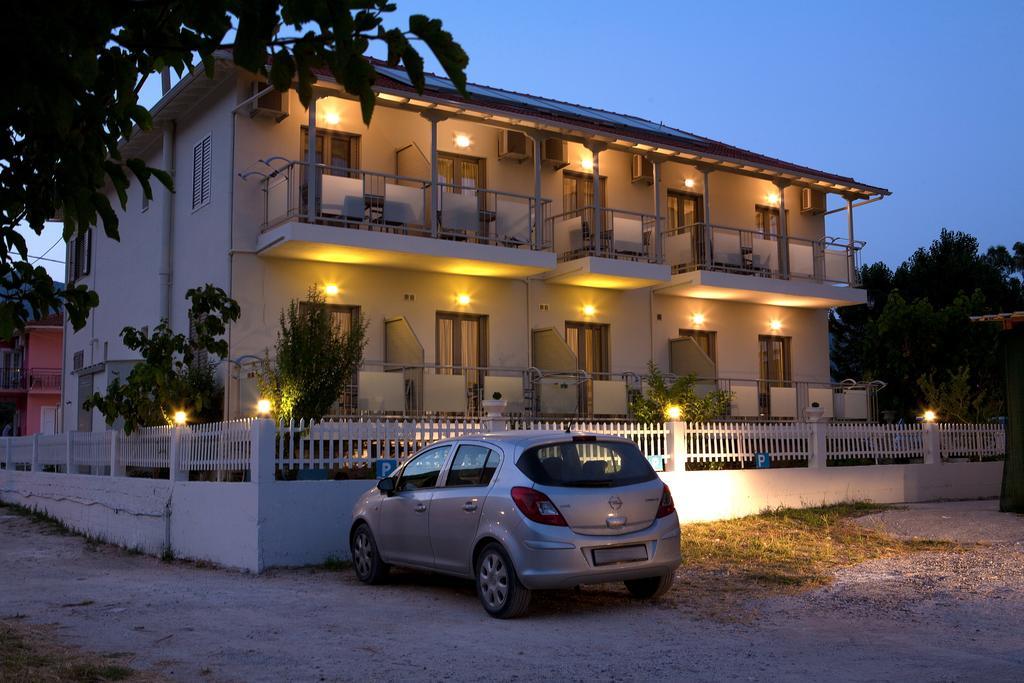 Savinos Rooms Vasiliki  Exterior photo